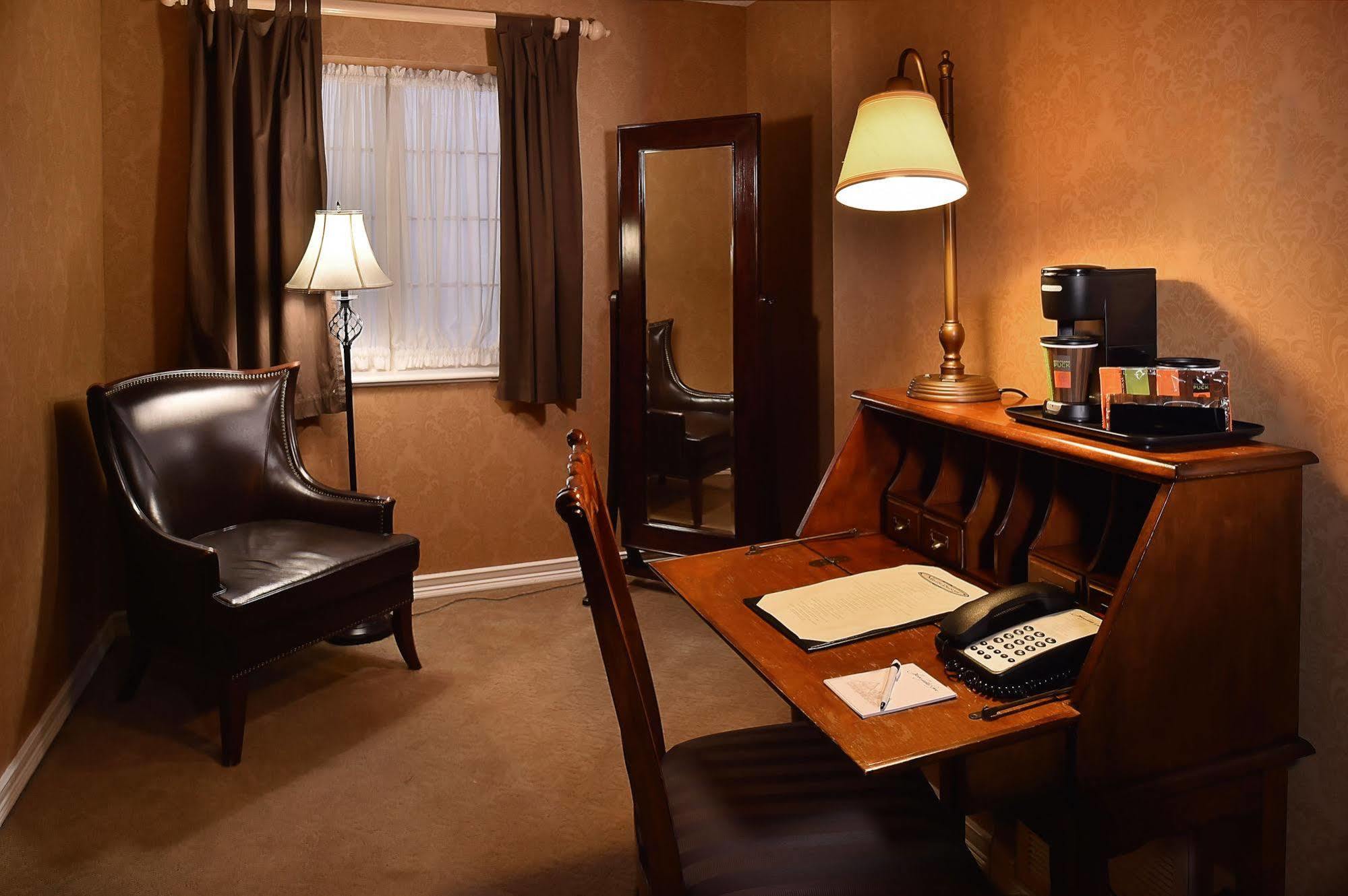 Seven Gables Inn, St Louis West, A Tribute Portfolio Hotel Clayton Luaran gambar